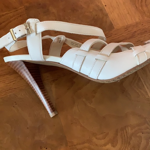 Sandals - Picture 2 of 5